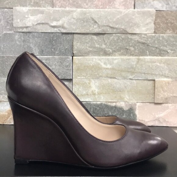 CLARKS 'Azizi Isis' Leather Wedge Pump - Picture 6 of 12